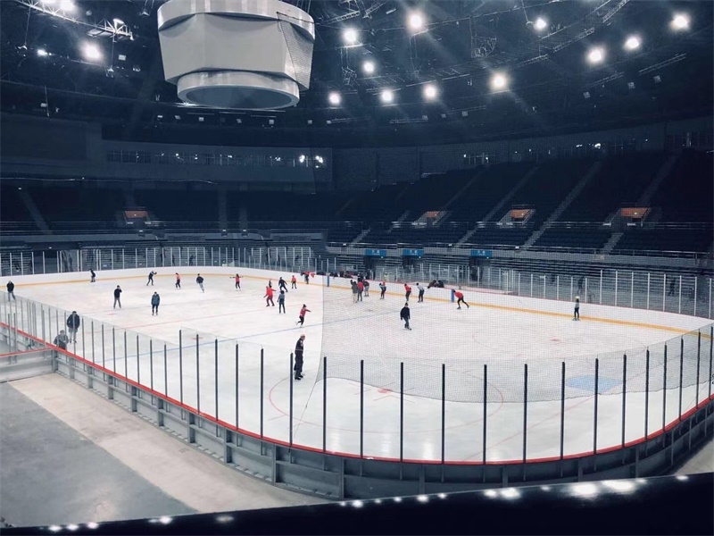 冰球场围栏