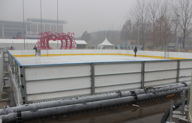 冰球场围栏